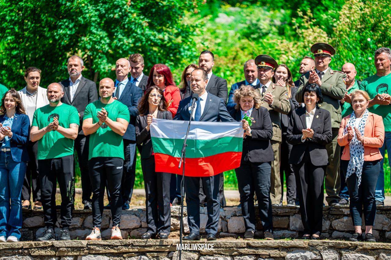  Сведохме глави пред подвига на Христо Ботев и неговата чета 